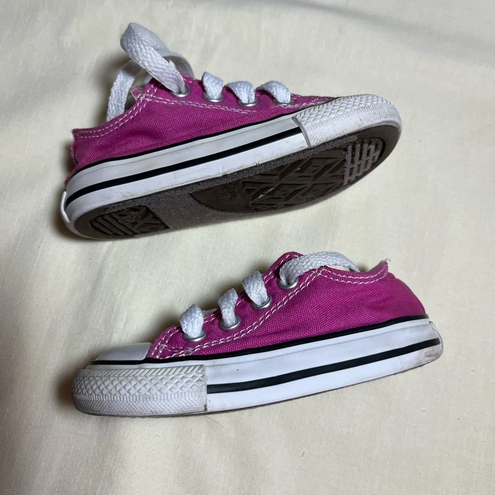 Converse All Star Kids Low Top Sneakers in Raspberry
